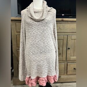 NWT Easel Turtle Neck Sweater Women's Size M/L. MSRP $65‎